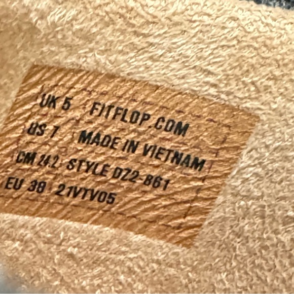 Fit Flop Women’s Chrissie Pom Pom Slippers - Picture 11 of 15